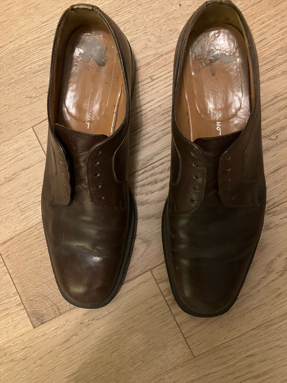 Salvatore Ferragamo Men's Brown Leather Dress Shoes. 10.5